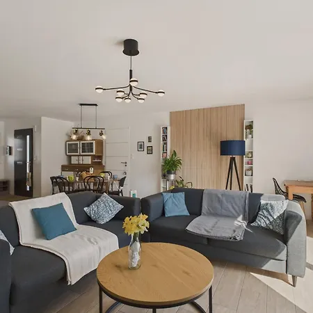 Holiday home - Maison Moderne Avec Jardin Ensoleille